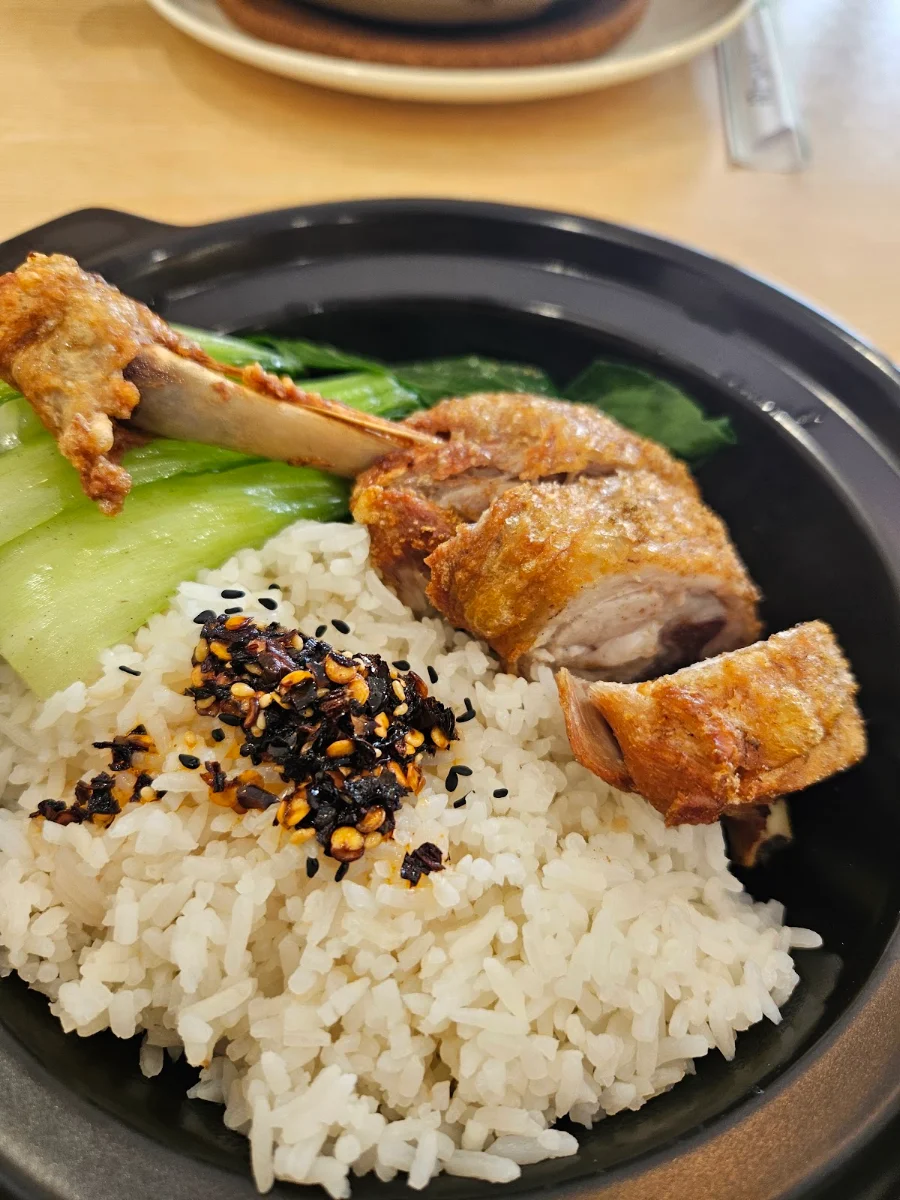 脆皮鸡腿饭 crispy chicken leg rice